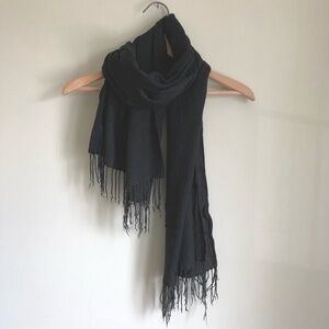 FREE🌿Basic black fringe rectangular scarf